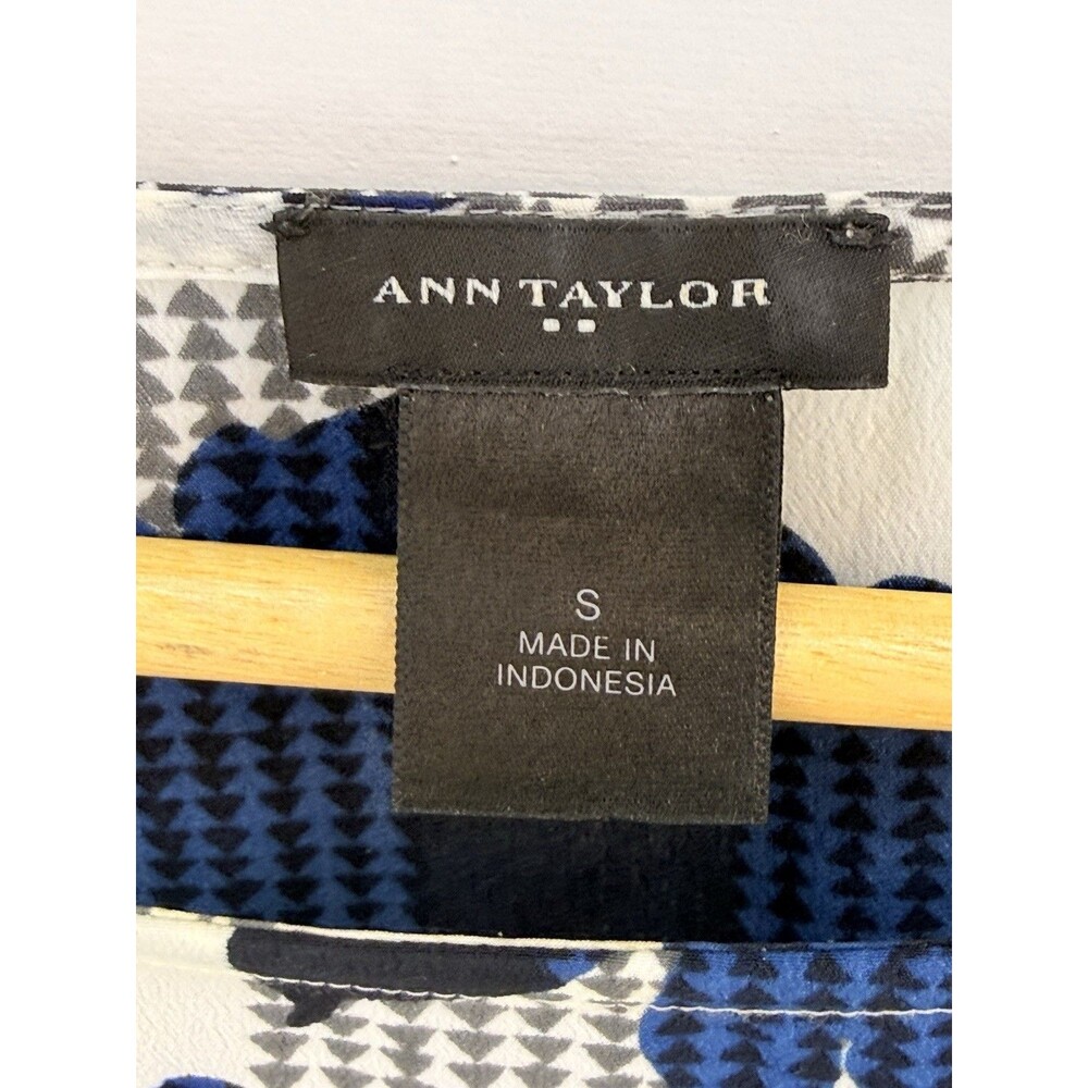 Ann Taylor Women's Gray Blue Black Floral Long Sleeve Blouse Shirt Top Small - Picture 12 of 13